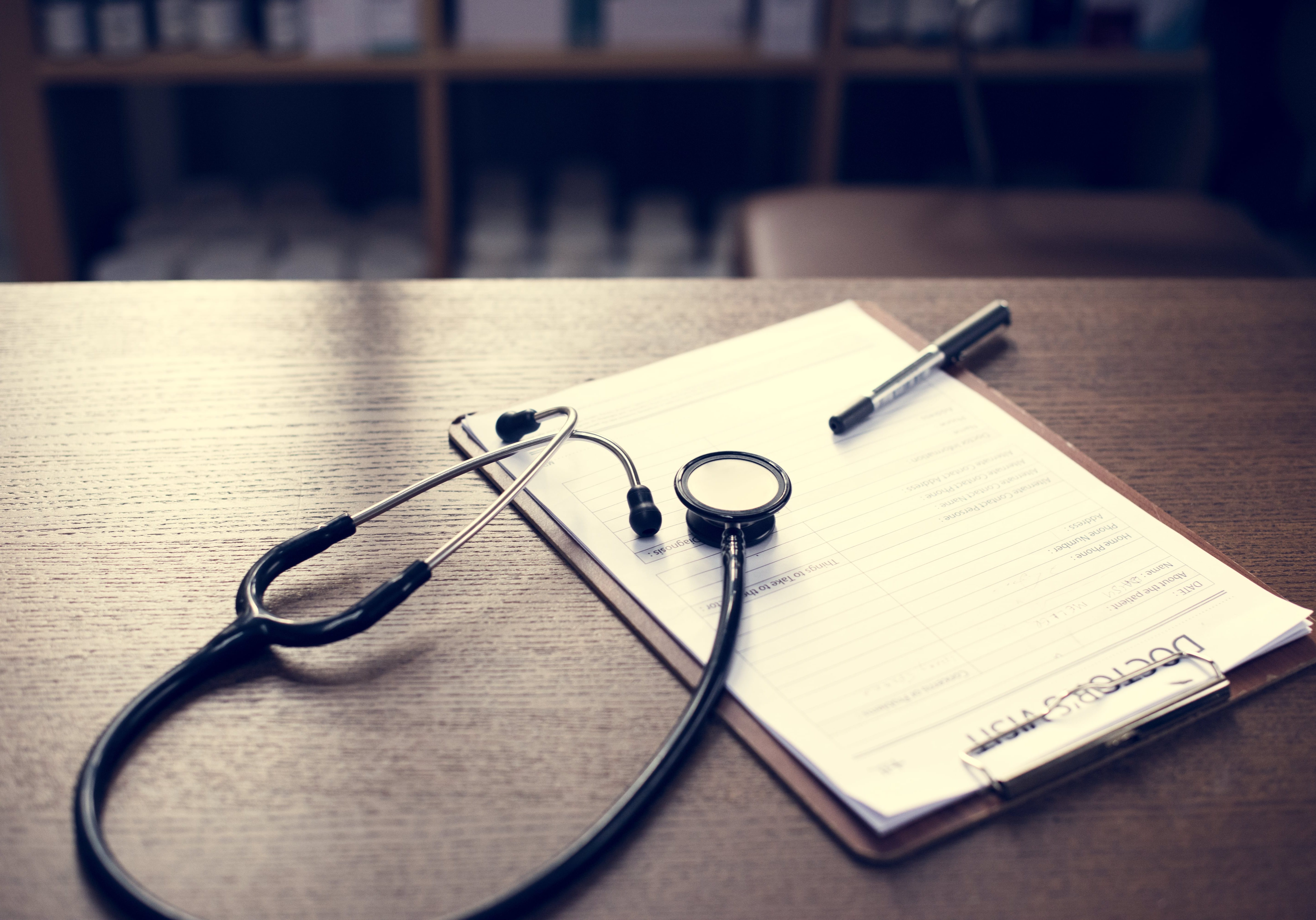checkup-form-and-a-stethoscope-PJMK27S-min checkup-form-and-a-stethoscope-PJMK27S-min